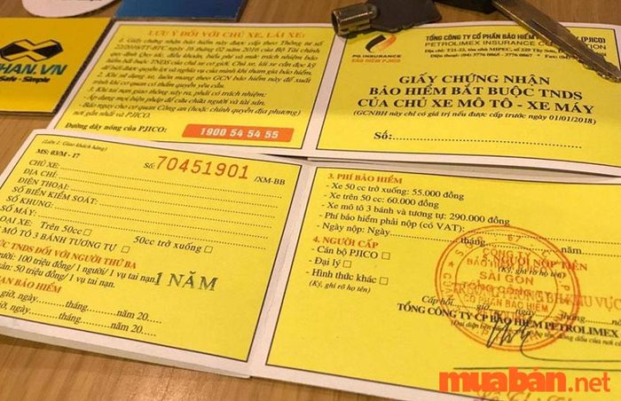 Bảo hiểm xe máy là giấy tờ bắt buộc, giống như bằng lái xe, và không có nó sẽ bị phạt.