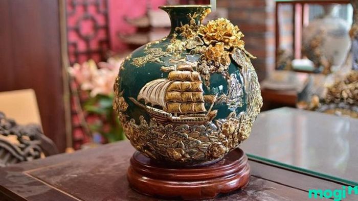Mẫu 2: Quà Mừng Khai Trương - Đồ Gốm Trang Trí Độc Đáo