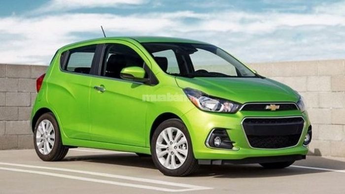 Màu xanh lá không phù hợp với tuổi Bính Thìn 1976