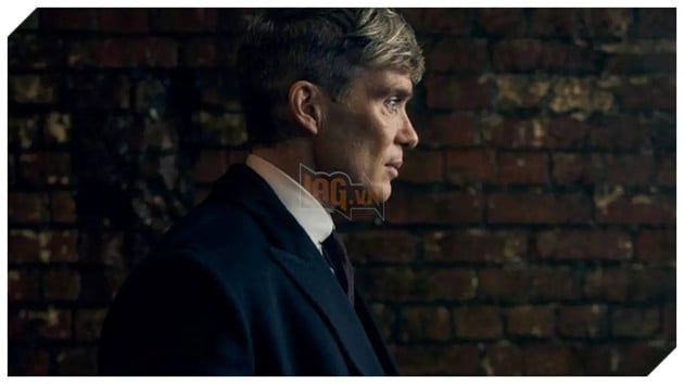 Netflix vừa tiết lộ hình ảnh mới của Barry Keoghan trong Peaky Blinders 3.