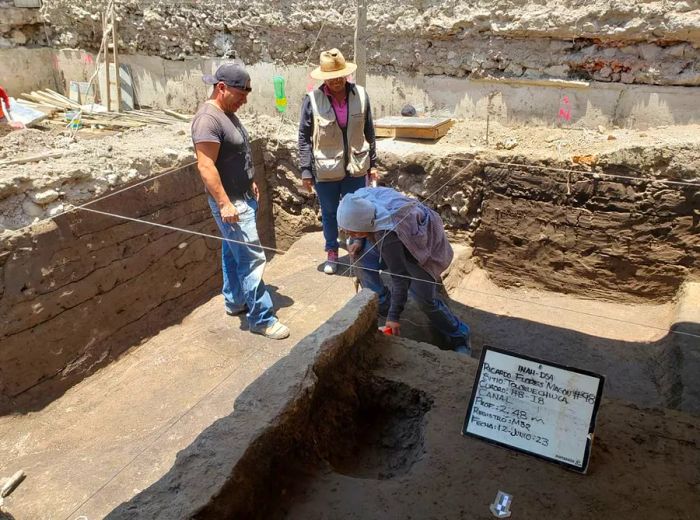 Excavations showed that the settlement was involved in the production of ceramics.