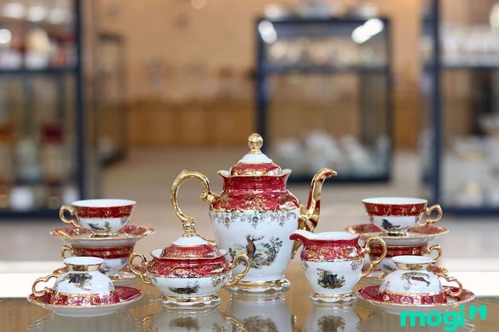 Mẫu 1: Quà mừng khai trương - Bộ ấm chén sứ cao cấp