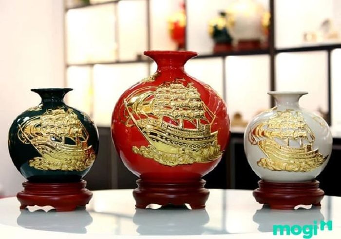 Mẫu 1: Quà Mừng Khai Trương - Đồ Gốm Trang Trí Sang Trọng