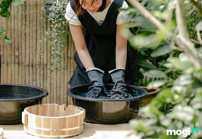 Giặt áo da bằng tay đúng cách