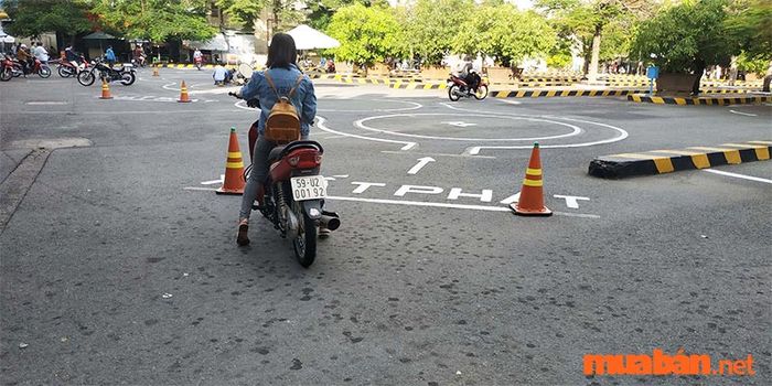 Quy trình thi bằng lái xe máy – Mức phạt khi không có bằng lái xe máy là bao nhiêu?