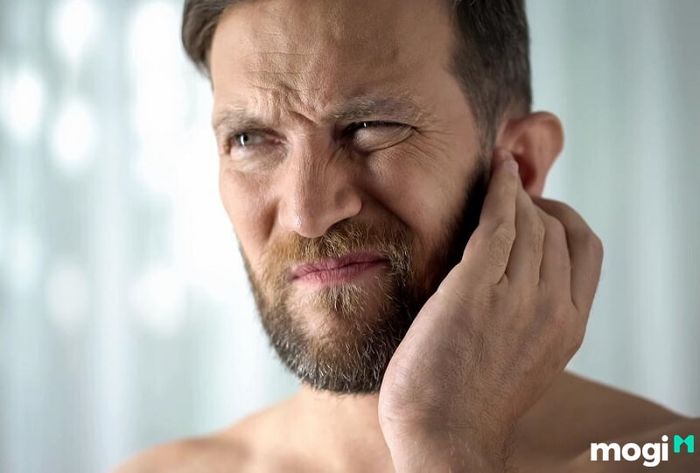 Ngứa tai trái ở nam giới