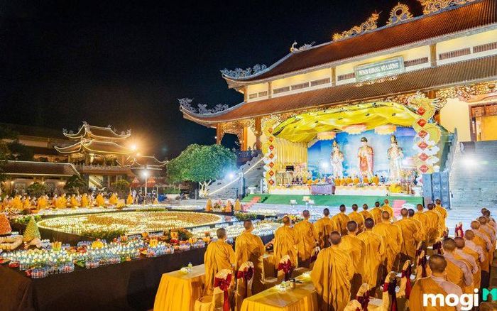 Thời gian nào là thích hợp để thực hiện cầu siêu?