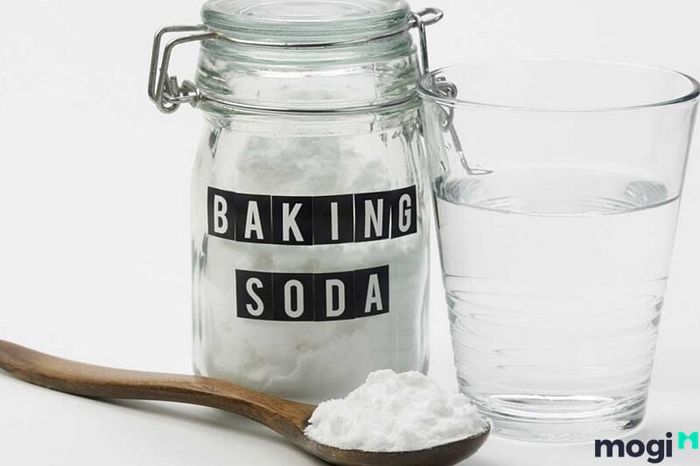 Baking soda là một lựa chọn tuyệt vời để làm sạch tường một cách nhanh chóng và hiệu quả.