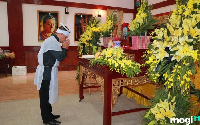 Tránh khóc lớn trong 49 ngày có tang