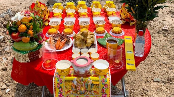 Cách bày trí mâm cúng đất đai cần phải tinh tế và hợp lý để thể hiện lòng thành kính đối với thần linh.