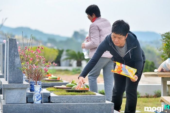 Tết Hạ Nguyên là dịp để tưởng nhớ tổ tiên và những người đã khuất