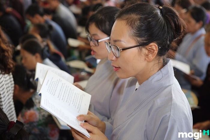 Tết Hạ Nguyên mang ý nghĩa cầu an cho gia đình và cầu siêu cho người đã khuất