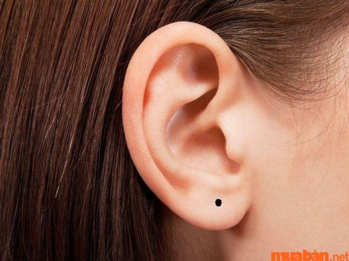 Nốt ruồi ở tai phải phụ nữ mang ý nghĩa gì?