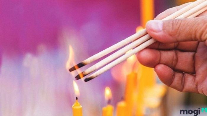 Bể ly là điềm báo gì? Hãy thắp hương để giải trừ vận xui và cầu mong điều tốt lành