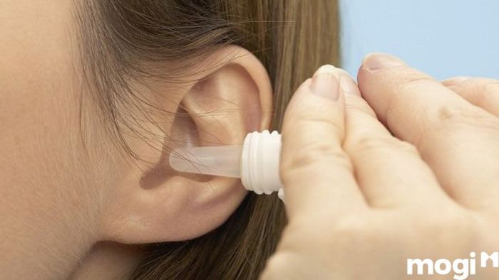 Hướng dẫn vệ sinh tai khi bị ngứa tai trái