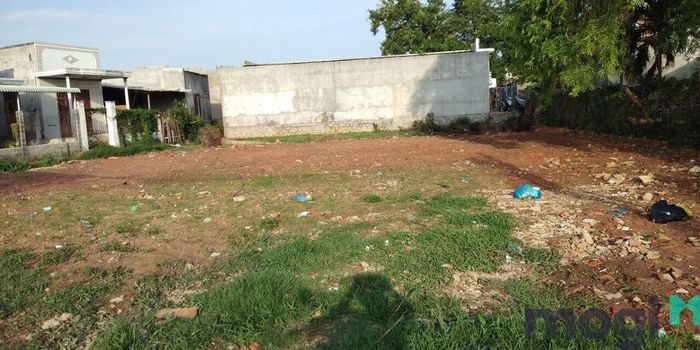 Hãy đặt biển quảng cáo ở ngay lô đất bạn muốn bán để khách hàng tiện tìm hiểu thông tin.