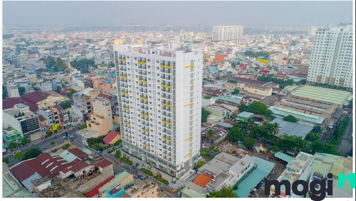 Nhờ sự giới thiệu từ bạn bè hoặc người quen là một cách đơn giản để tìm kiếm căn hộ phù hợp với nhu cầu của bạn.