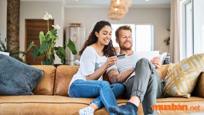 Khi chồng Cung Đoài lấy vợ hoặc chồng Cung Cấn, cả hai sẽ cùng nhau phát triển mạnh mẽ trong sự nghiệp và tài chính, mang lại sự ổn định và thịnh vượng.