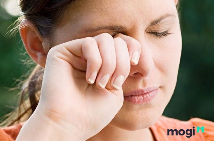 Có rất nhiều nguyên nhân khiến hiện tượng mắt bị giật liên tục xảy ra.