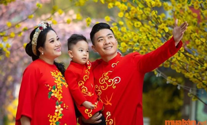 Lưu ý thứ năm khi xuất hành là nên chọn hướng xuất hành phù hợp với mệnh của gia chủ để gặp nhiều may mắn trong năm mới.