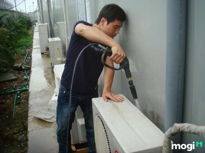 Vệ Sinh Điều Hòa Để Bảo Vệ Thiết Bị Tại Nhà