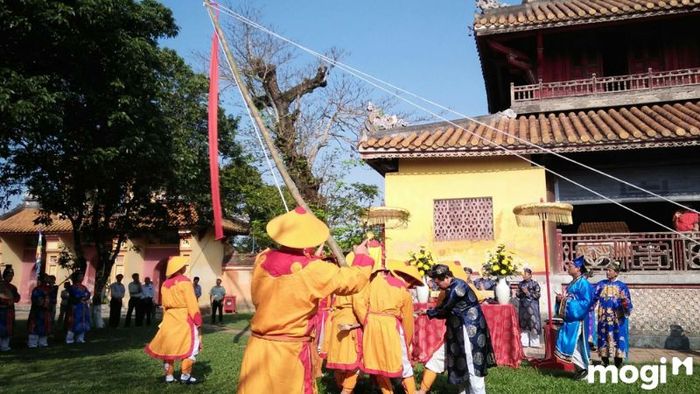 Bài cúng khai hạ mồng 7 nên thực hiện vào giờ nào?