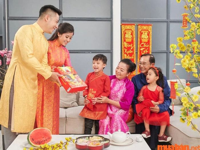Các tuổi phù hợp để xông nhà cho nữ Tân Tỵ 2001