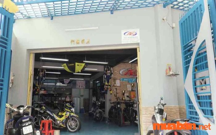 cửa hàng phụ tùng xe máy