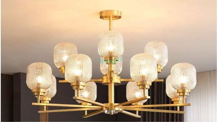 Treo đèn trang trí cho người mệnh Kim sao cho hợp phong thủy
