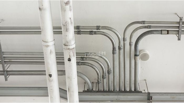 Hệ thống ống nước của bạn cần được giữ gìn sạch sẽ, không để bụi bẩn hay rong rêu tích tụ trong đường ống.