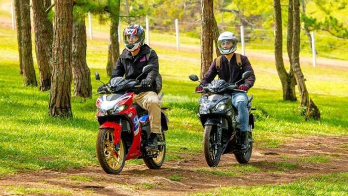 Nhả côn từ từ