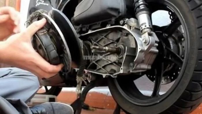 Hướng dẫn chi tiết cách điều khiển xe côn - Kiểm tra xe trước khi khởi động
