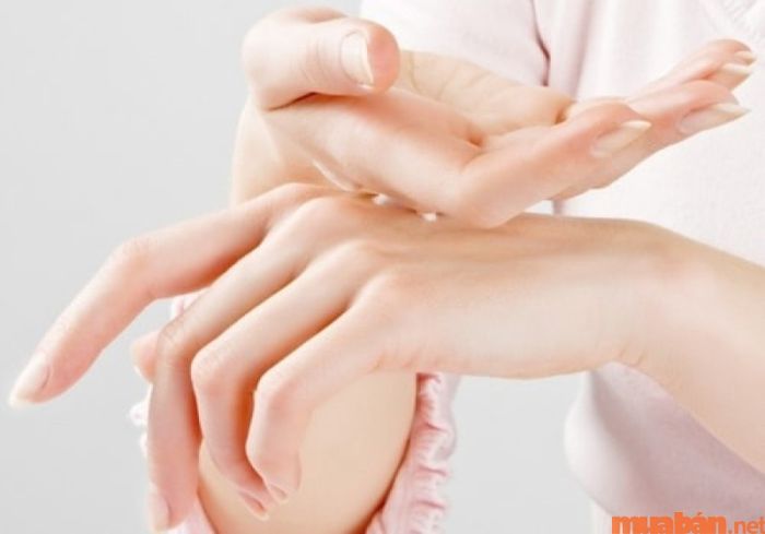 Hình ảnh bàn tay búp măng đẹp – Mẫu 10