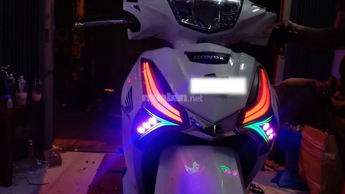 Độ đèn xe máy có bị phạt không?