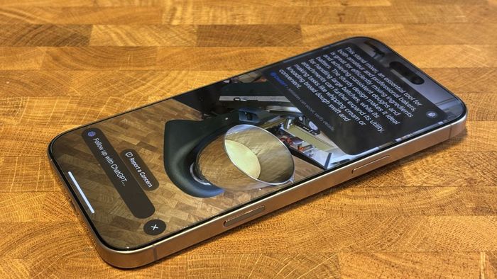 Visual Intelligence trên iOS 18.2 Beta có những khả năng gì?