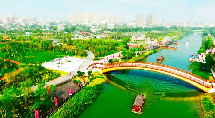 Cangzhou offers travelers the unique opportunity to explore the world’s longest canal.