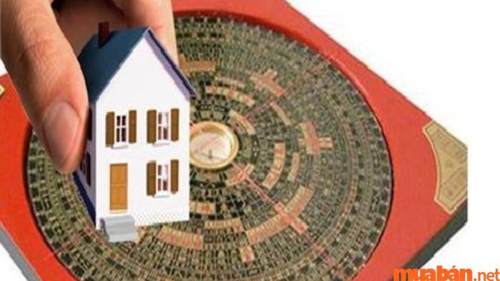 Nhà hướng Tây Bắc hợp với tuổi nào khi xét từ góc độ phong thủy?