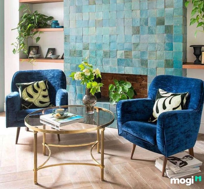 Màu xanh biển là màu bản mệnh của Thủy, bạn cũng có thể lựa chọn các màu thuộc mệnh Kim như vàng, trắng, ánh kim để gia tăng may mắn và tài lộc.