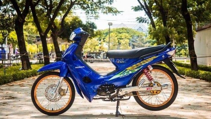 Xe Wave độ theo phong cách Thái Lan cực kỳ ấn tượng, mạnh mẽ và đầy phong cách