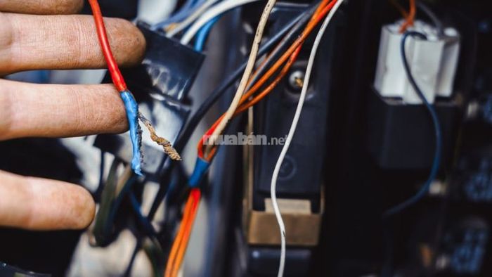 Kết nối thêm thiết bị điện khác làm giảm dung lượng bình ắc quy