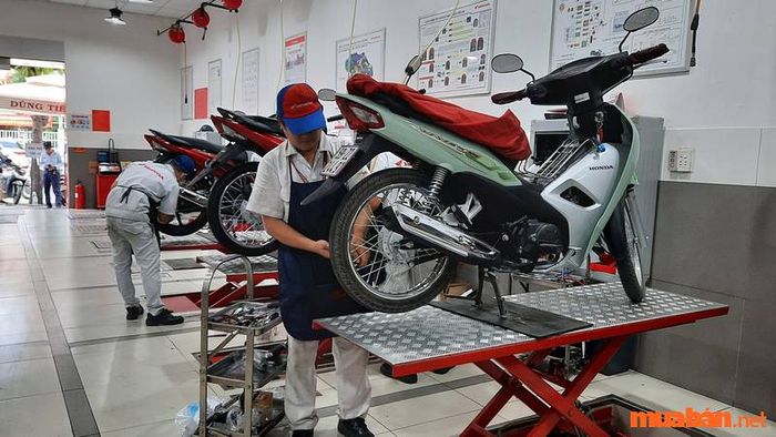 Cách xử lý khi xe máy không đề được