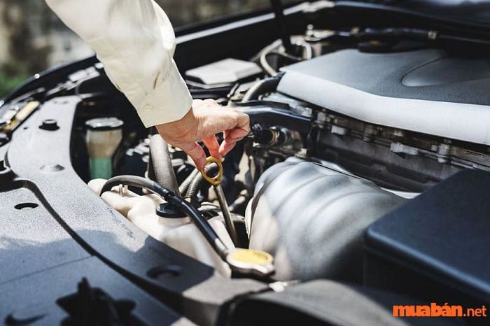 Dấu hiệu xe gặp phải sự cố rò rỉ nhiên liệu