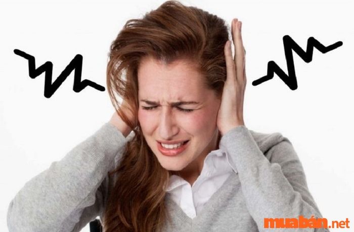 Điềm báo ù tai phụ thuộc vào khung giờ trong ngày
