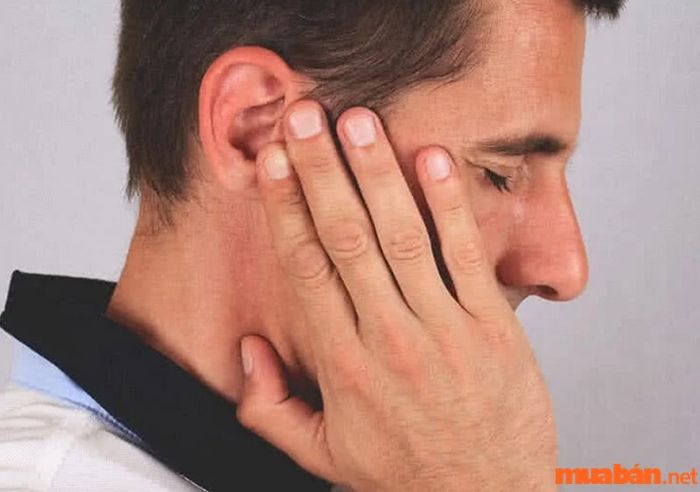 Nếu tai nóng trong khoảng thời gian từ 5h đến 7h sáng, có thể bạn sắp nhận được một cuộc thăm viếng từ người thân ở xa.