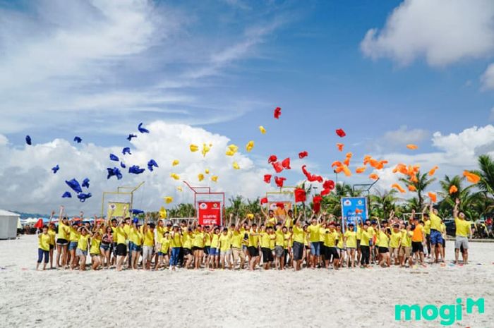 Tổ chức hoạt động team building tại bãi biển Non Nước