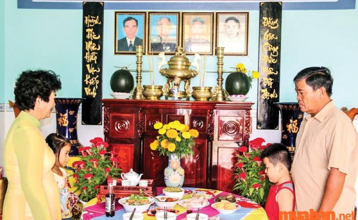 Ý nghĩa của hoa cúc trên bàn thờ