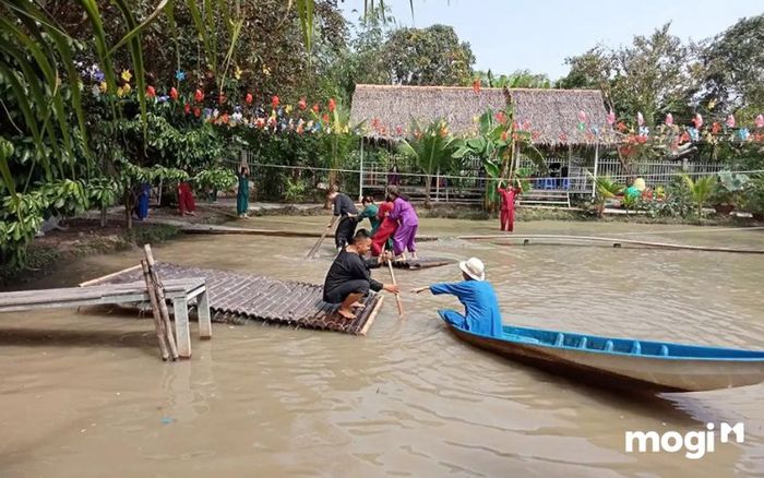 vườn trái cây chín hồng