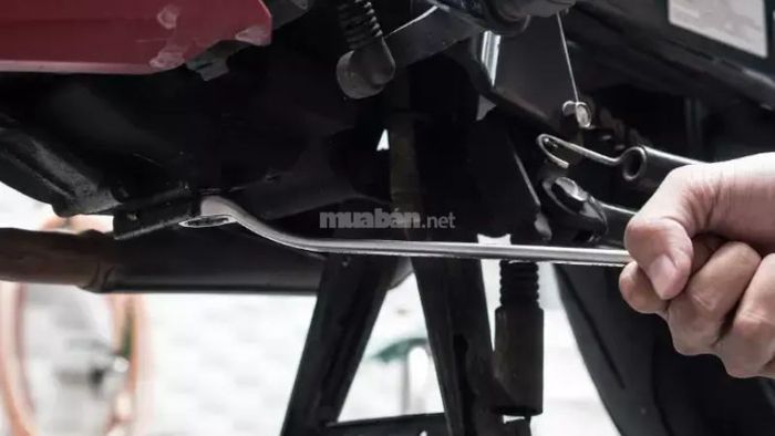 hướng dẫn thay nhớt xe tay ga Air Blade