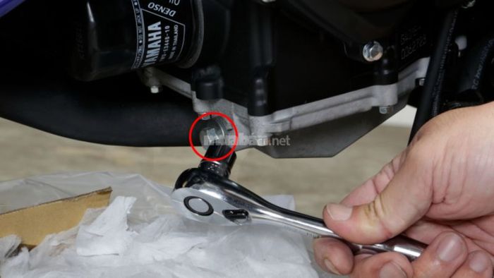 hướng dẫn thay nhớt xe tay ga Air Blade