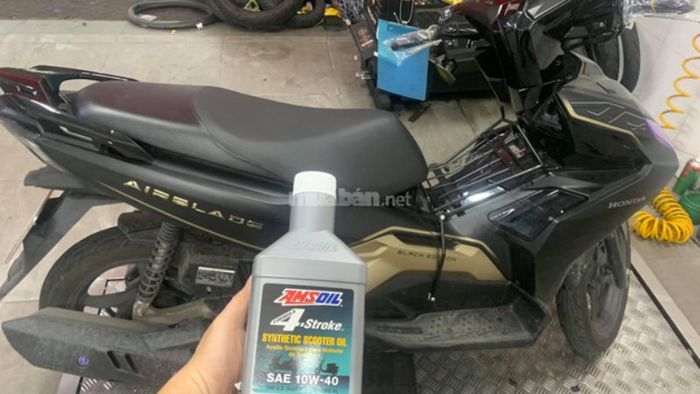 thay nhớt xe tay ga Air Blade